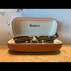 Illesteva - Leonard - White Tortoise Sunglasses.